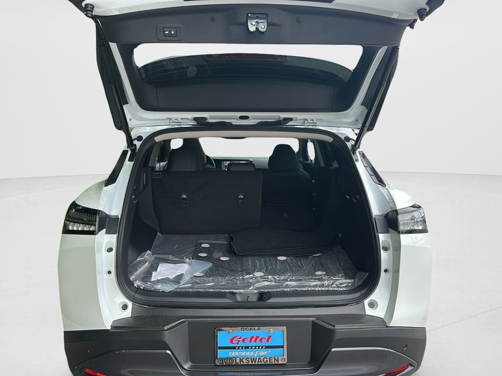 Used 2025 White Nissan SL image 12