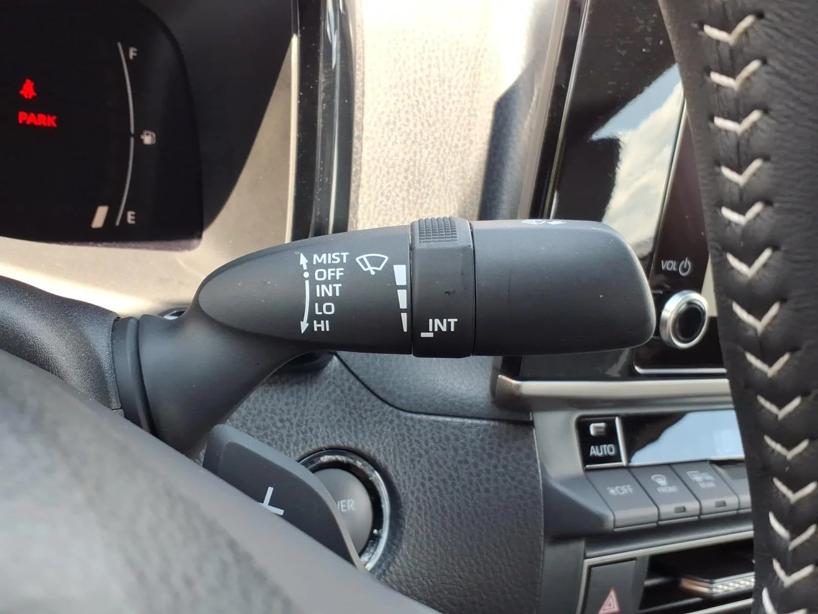 2025 Toyota Camry SE - Photo 26