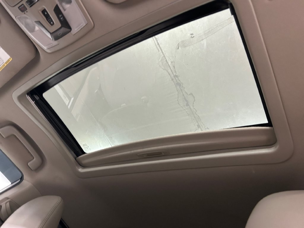 Used 2020 White Toyota XLE image 24