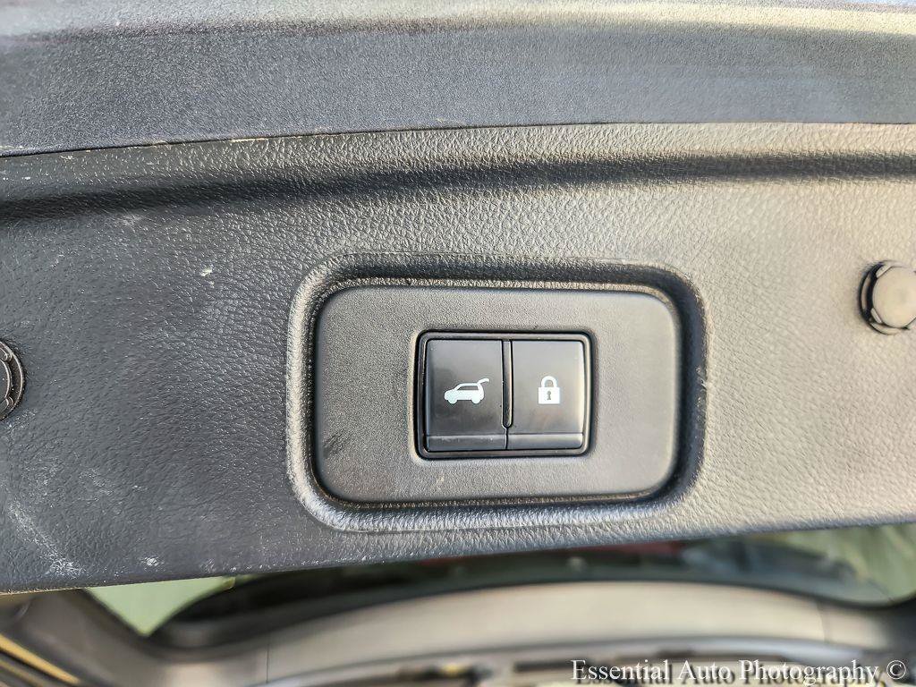 Used 2025 Gun Metallic Nissan SL image 20