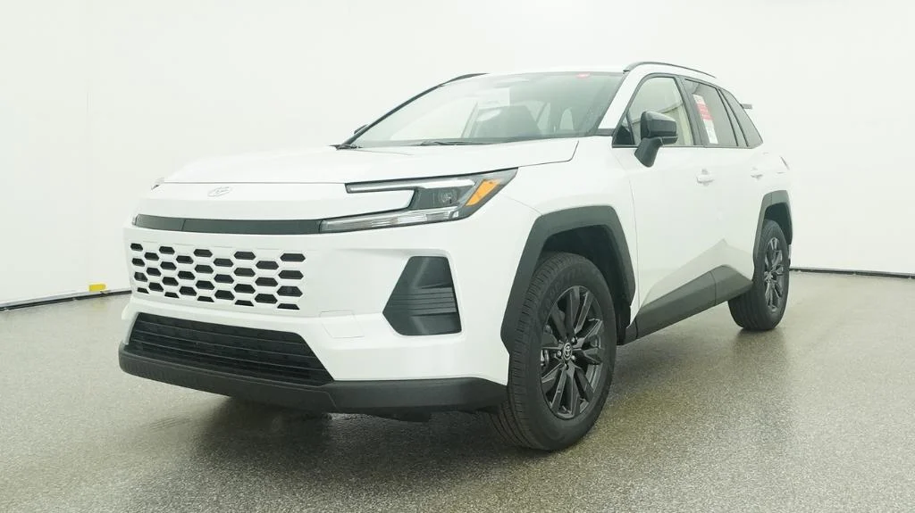 New 2026 Wind Chill Pearl Toyota XLE Premium image 46