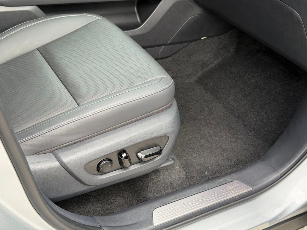 2025 Lexus TX Base - Photo 21