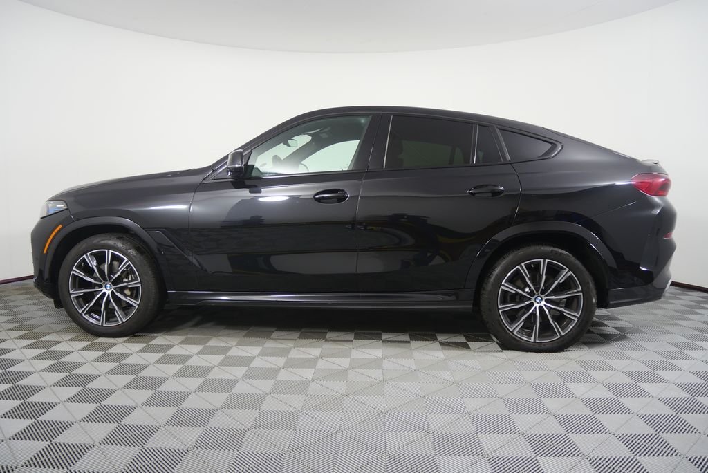 Certified Used 2025 Black Sapphire Metallic BMW xDrive40i image 5