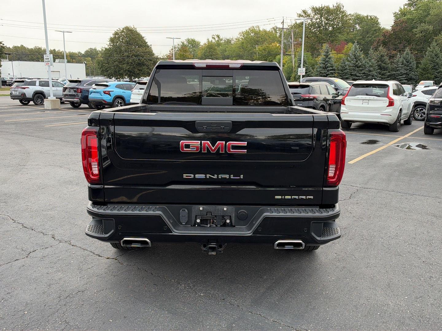 Used 2022 Onyx Black GMC Denali image 7