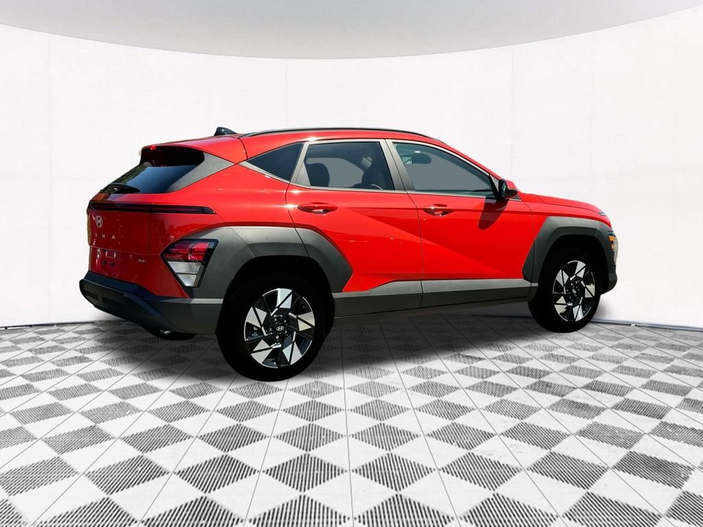 2025 Hyundai Kona SEL - Photo 13
