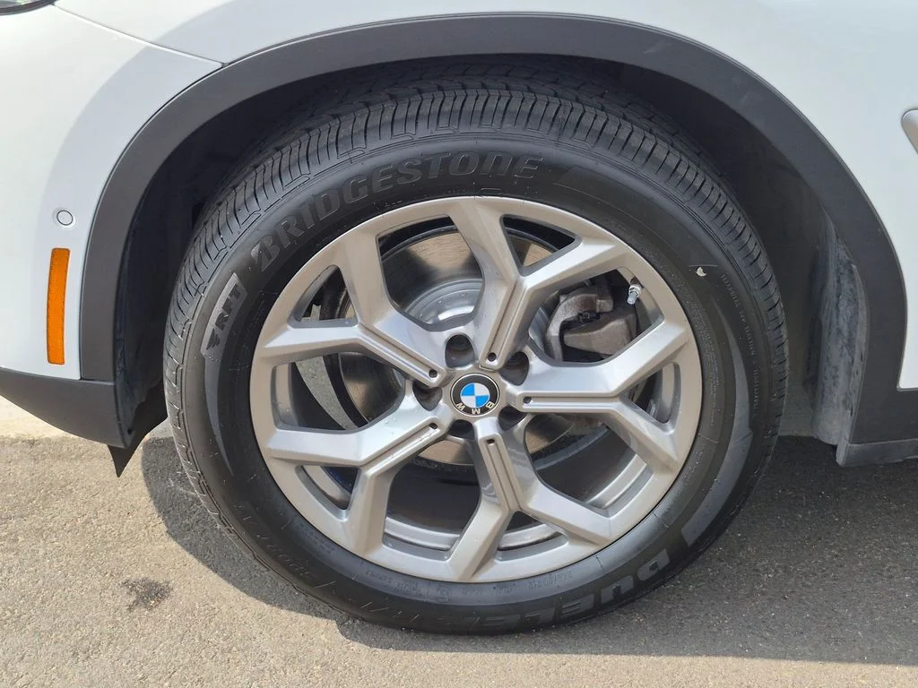 Used 2024 White BMW sDrive30i image 30