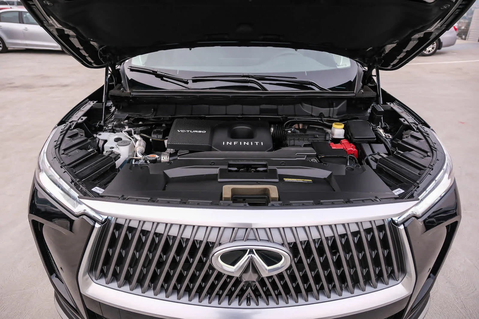 New 2026 MINERAL BLACK INFINITI Luxe FWD image 15