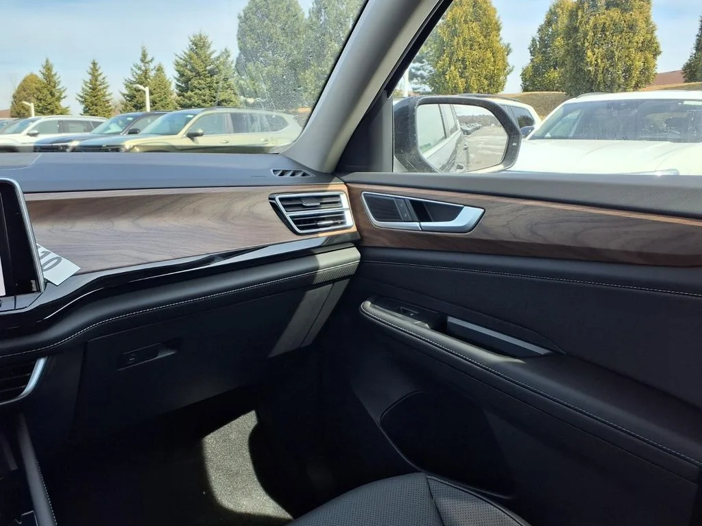 New 2026 Deep Black Pearl Volkswagen 2.0T SE w/Technology image 18