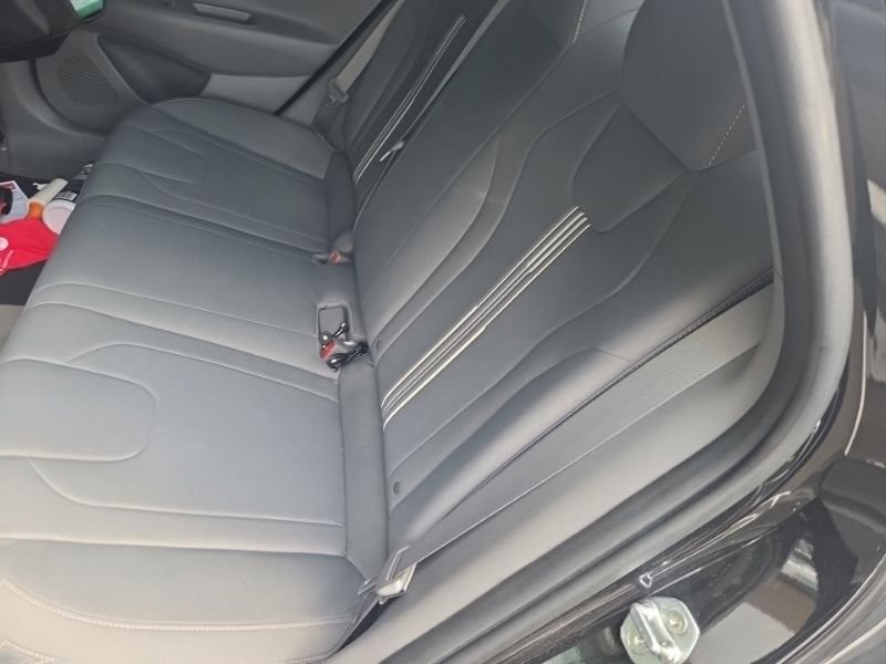 Used 2022 Black Hyundai SEL image 6