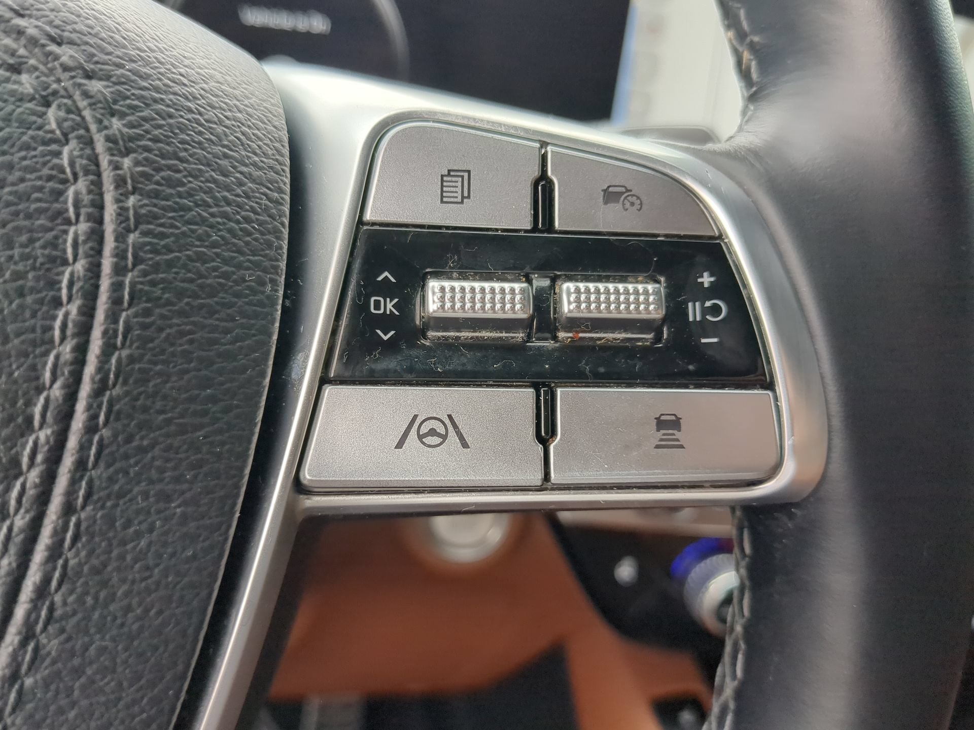 Used 2024 Wolf Gray Kia SX X-Line image 67