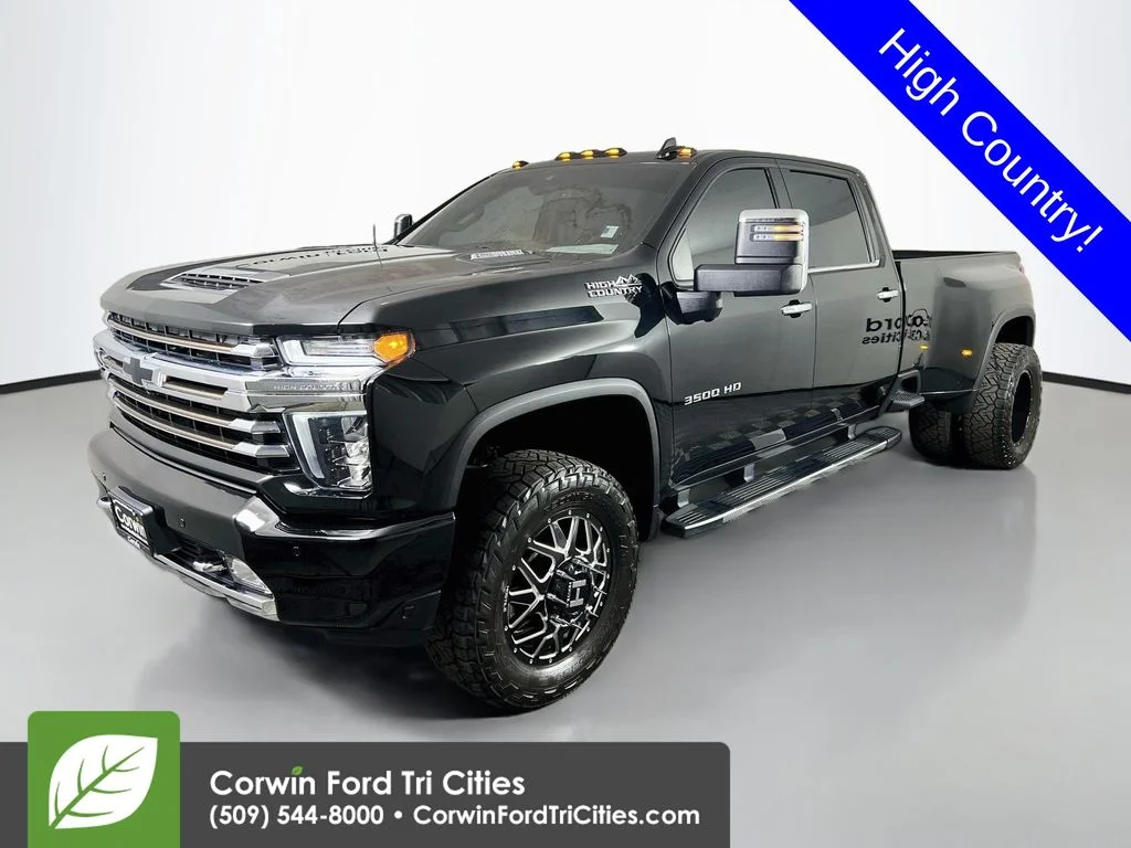 Used 2022 Black Chevrolet High Country image 5