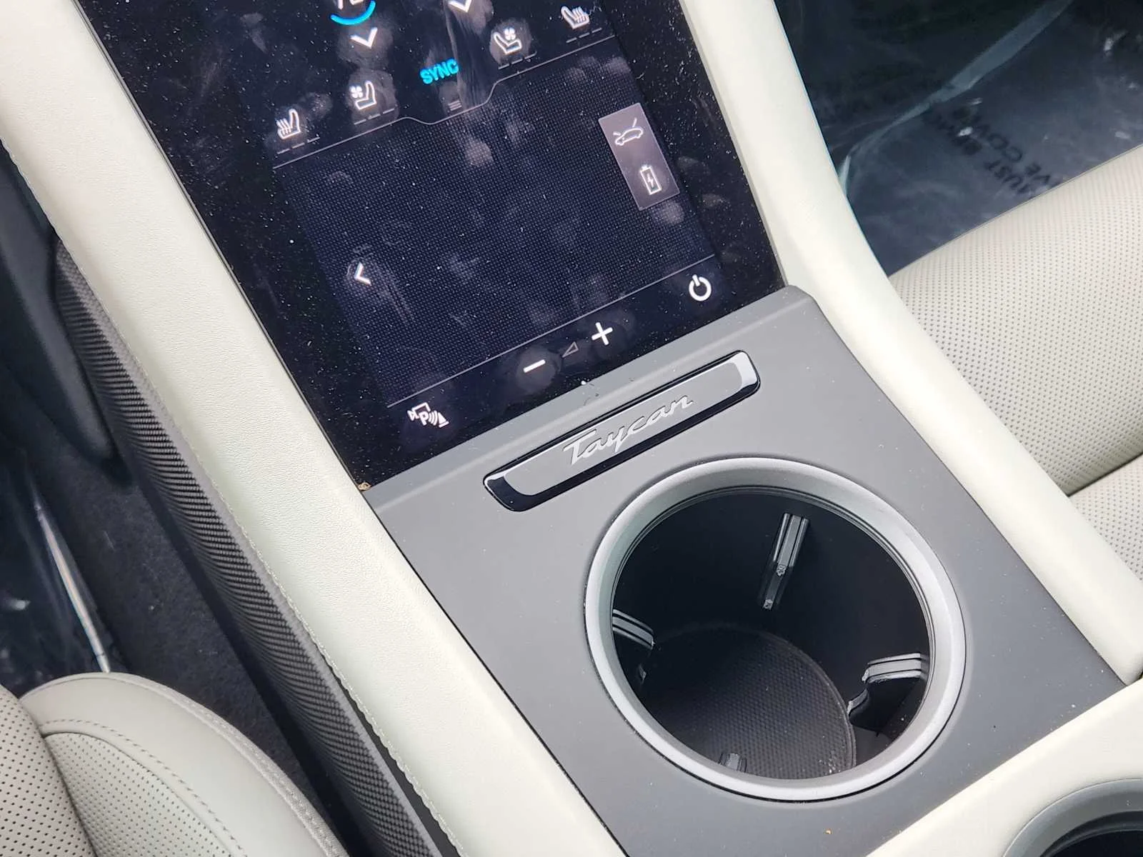 2021 Porsche Taycan Turbo S - Photo 19
