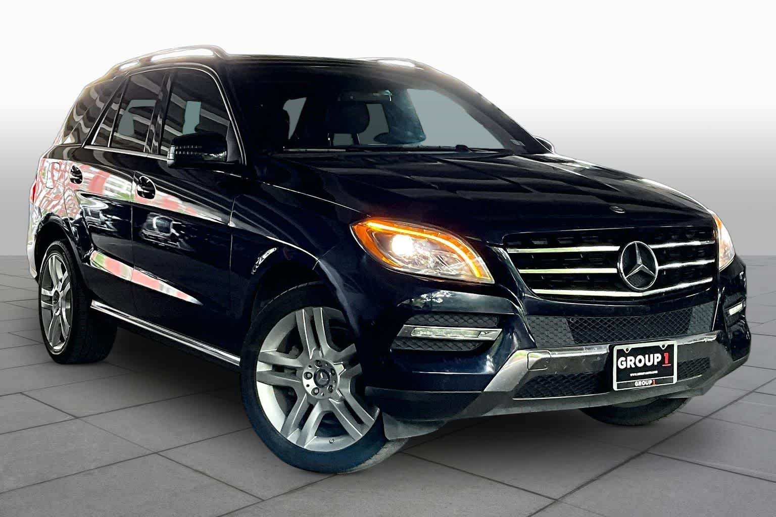 Used 2014 Lunar Blue Metallic Mercedes-Benz ML 350 image 2