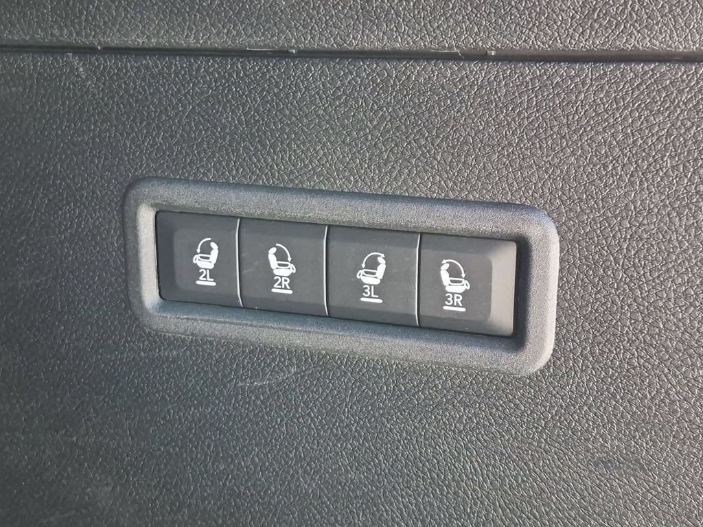 Used 2022 Black Jeep Series III image 8