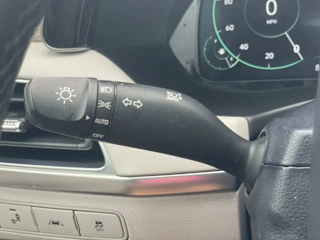 Used 2022 White Hyundai Calligraphy image 18