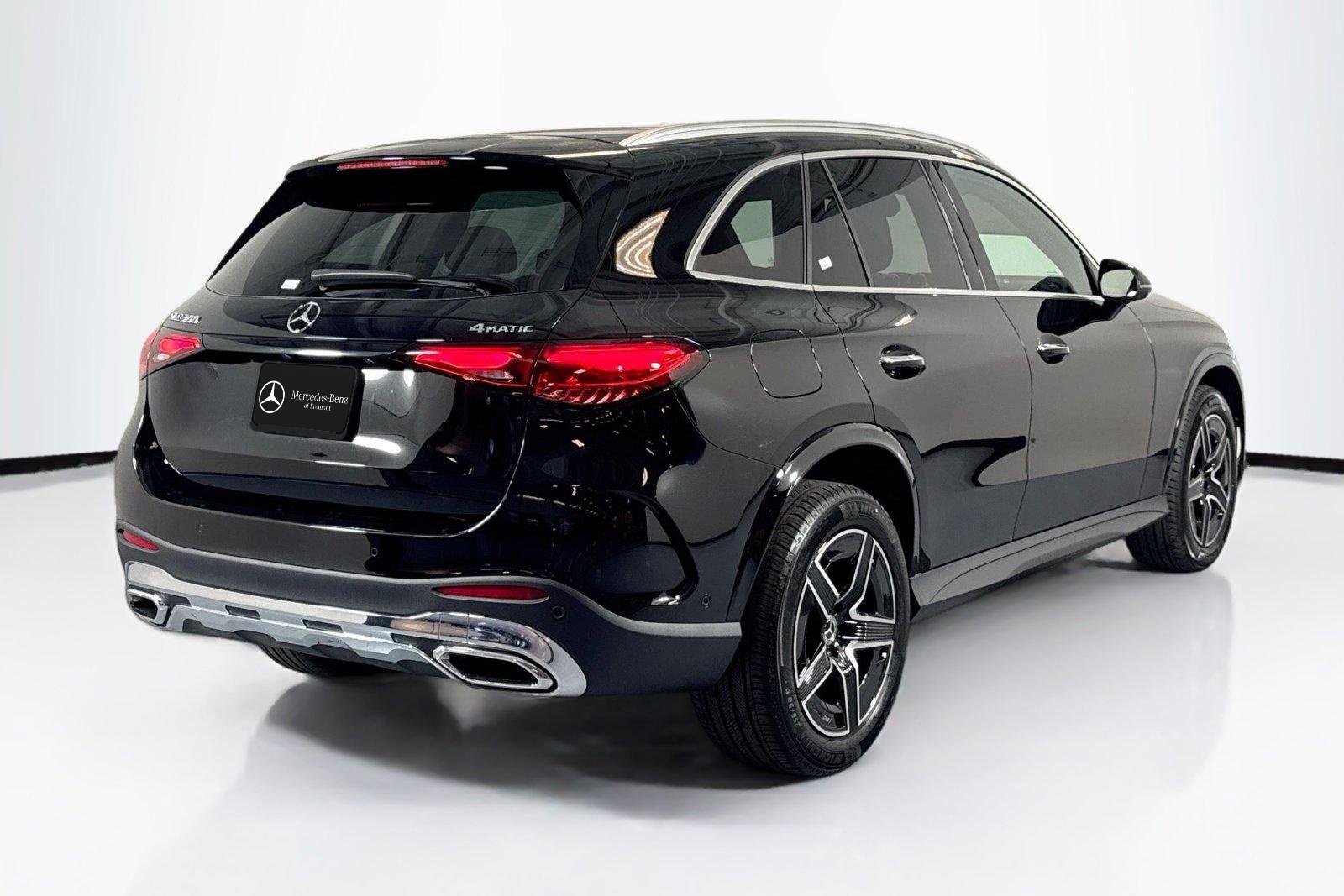 New 2026 Black Mercedes-Benz GLC 300 image 5