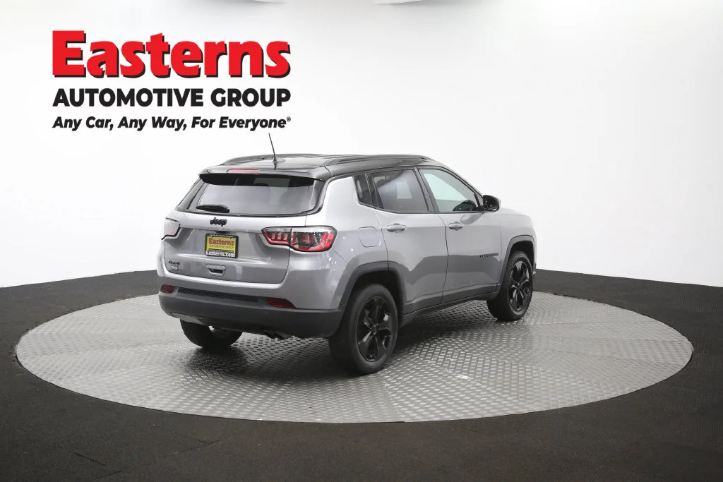 Used 2020 Silver Jeep Latitude image 41