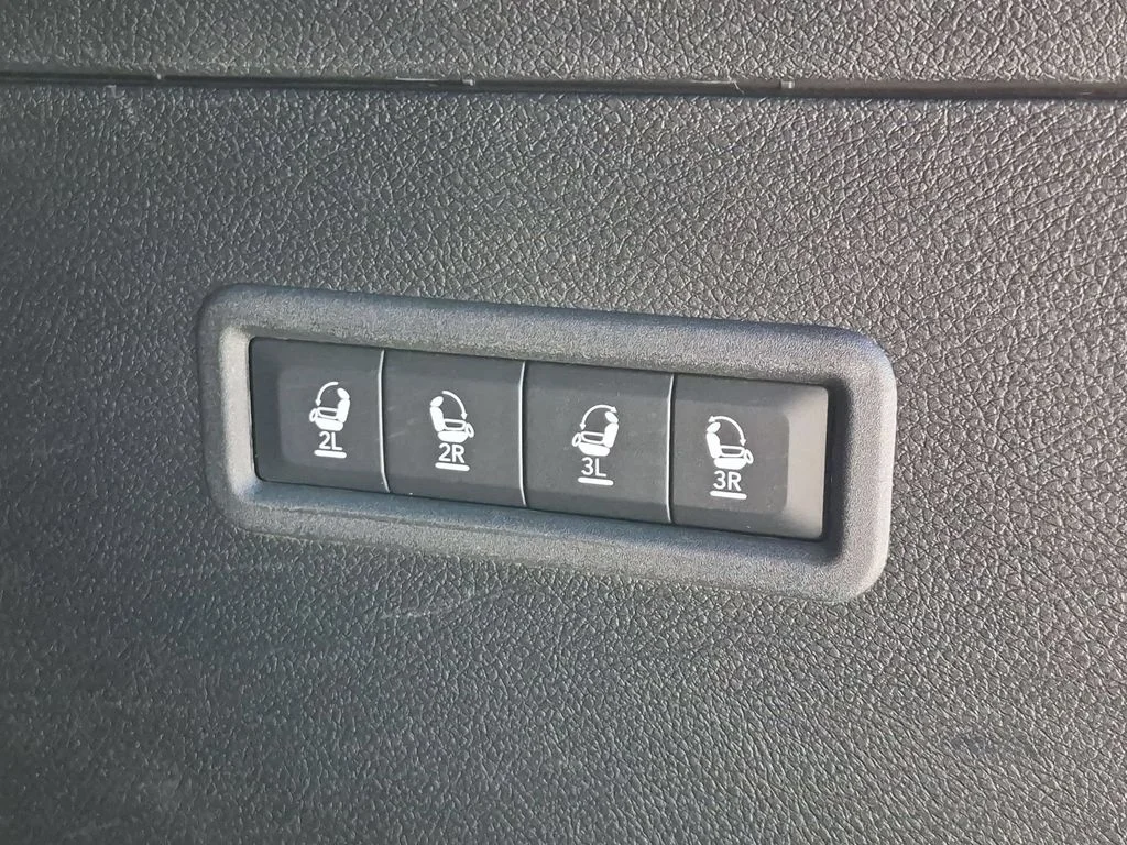 Used 2022 Black Jeep Series III image 8