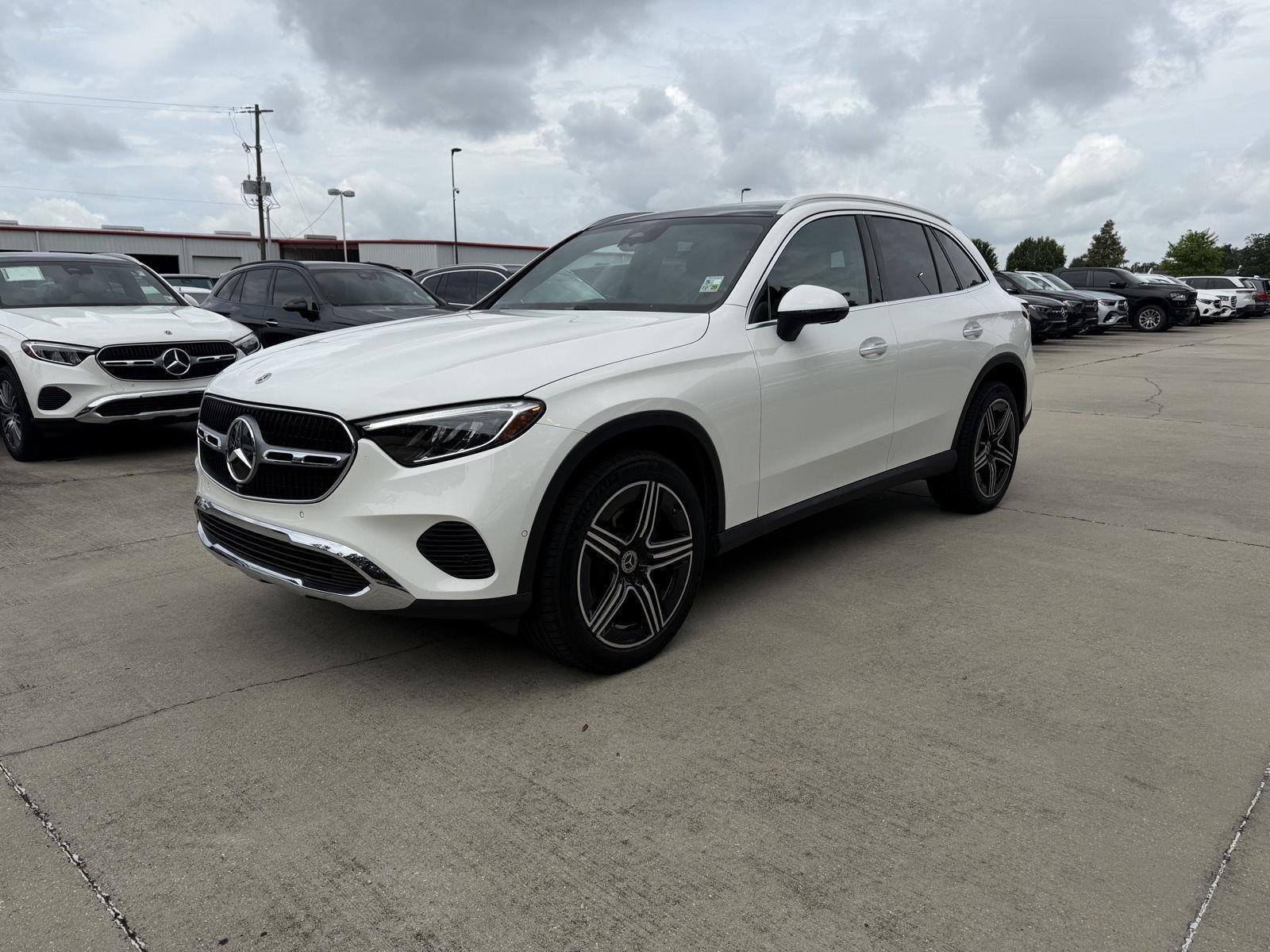 Certified Used 2026 Polar White Mercedes-Benz GLC 300 image 3