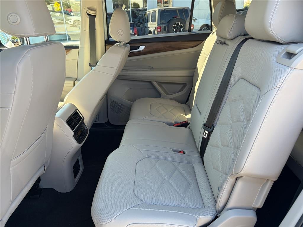 Used 2026 Opal White Pearl Volkswagen SE 4Motion image 19