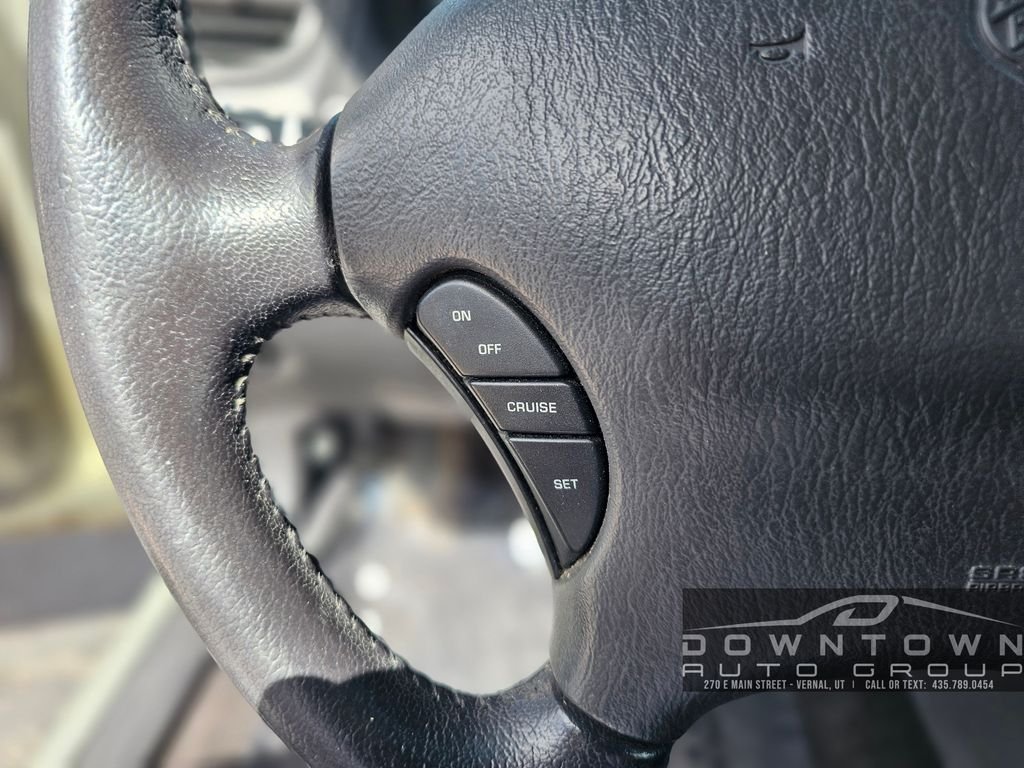 Used 1999 Green Chrysler Base image 20
