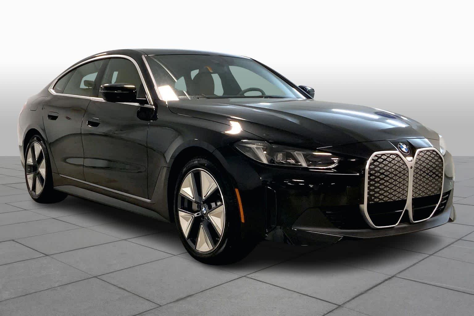 New 2026 Black Sapphire Metallic BMW xDrive40 image 2