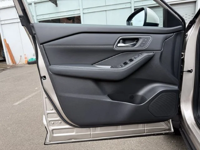 New 2026 Champagne Silver Metallic Nissan Platinum image 15