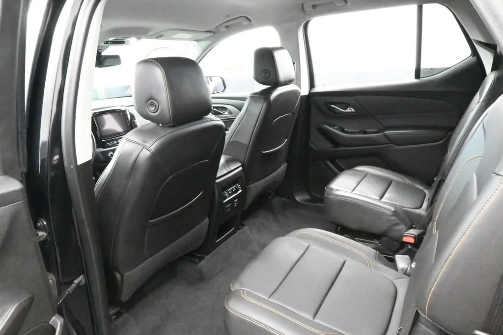 Used 2021 Mosaic Black Metallic Chevrolet RS image 42