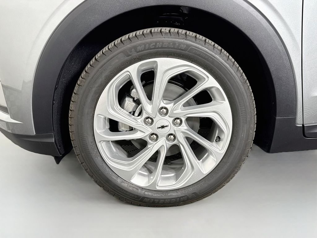 2027 Chevrolet Bolt LT - Photo 29