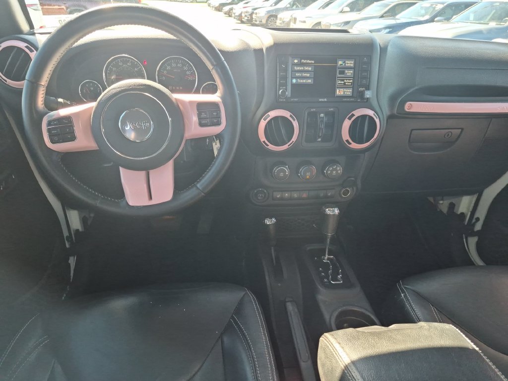 Used 2017 White Jeep Unlimited Rubicon image 27