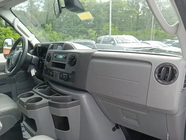 New 2026 Oxford White Ford E-450 DRW image 31