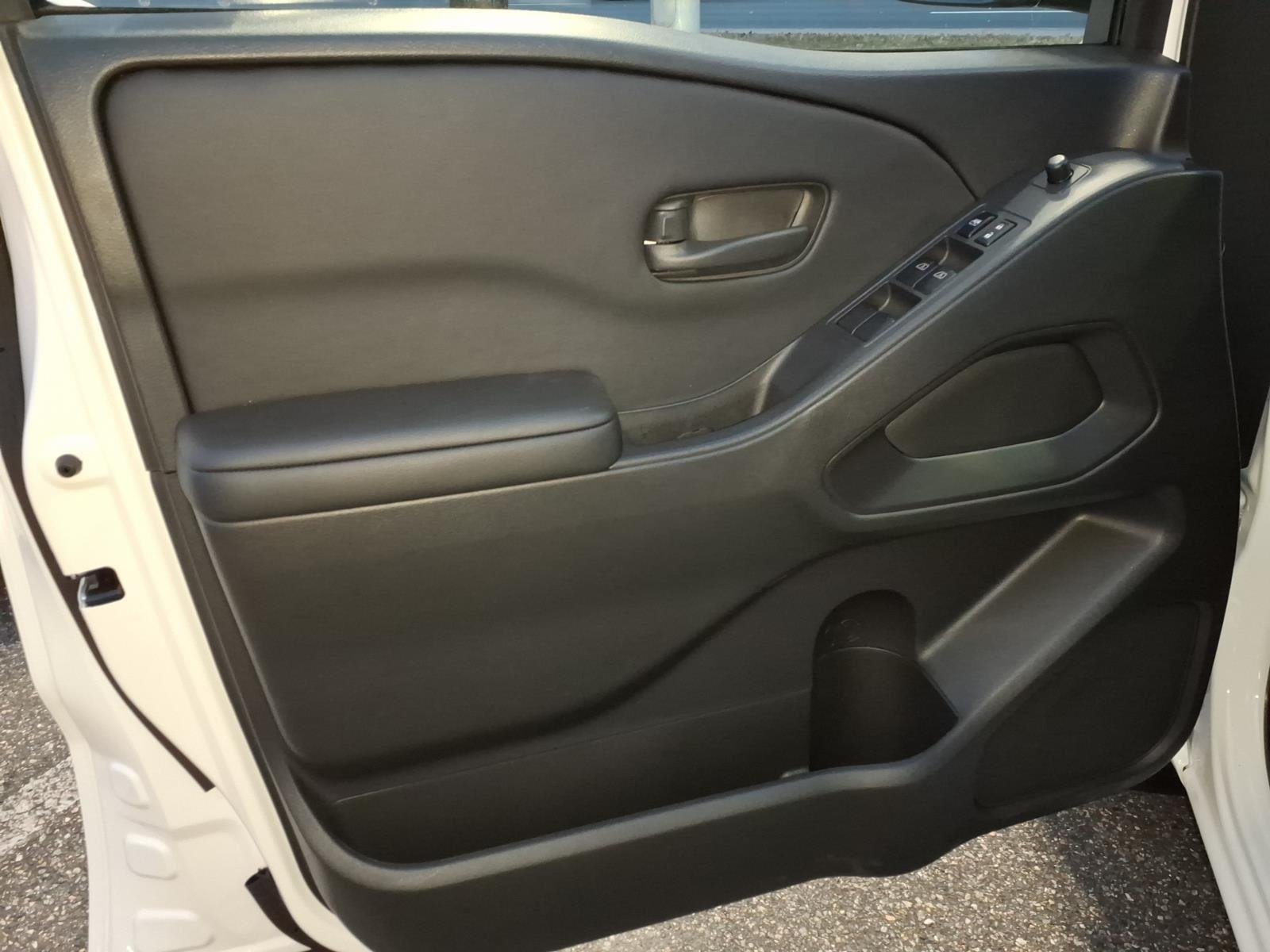 New 2026 Glacier White Nissan Crew Cab SV image 14
