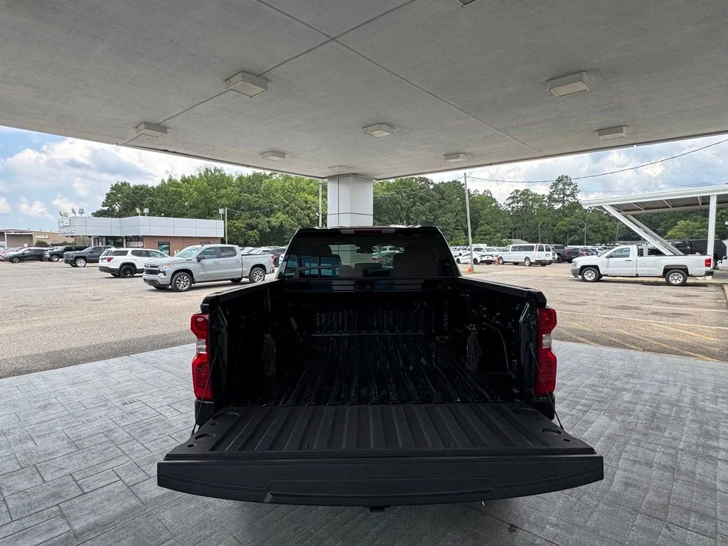Used 2023 Black Chevrolet LT image 9