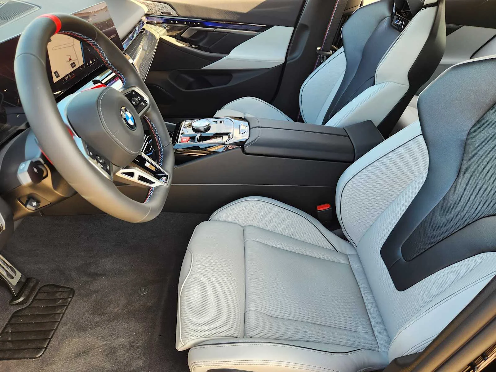New 2027 Black Sapphire Metallic BMW  image 4