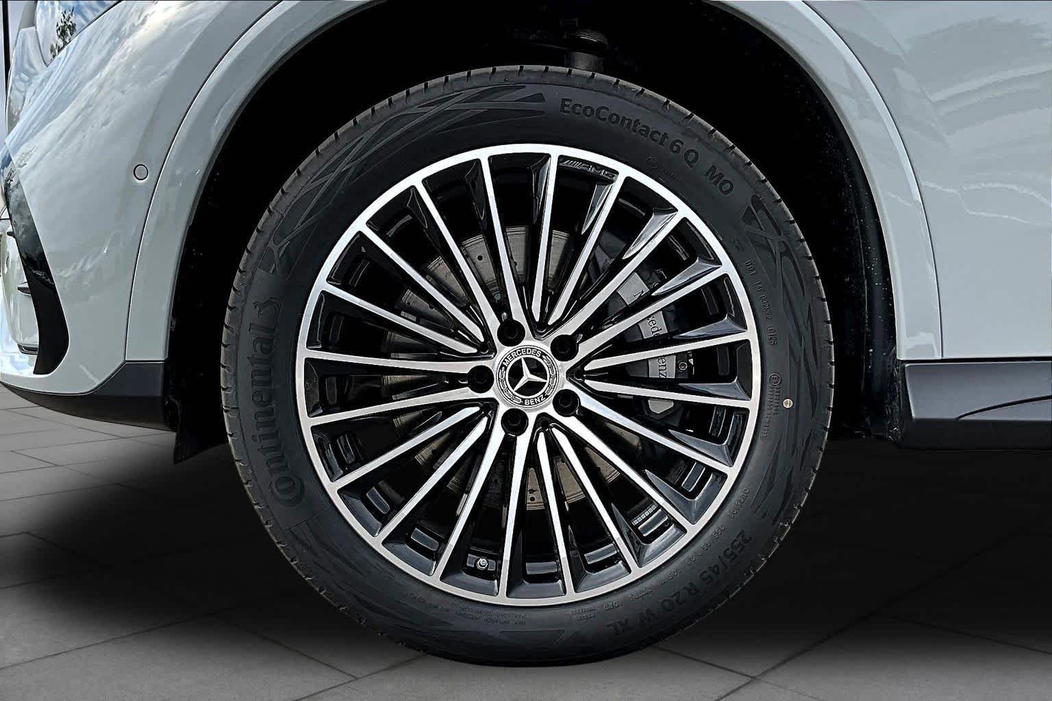 New 2026 MANUFAKTUR Alpine Grey Mercedes-Benz GLC 300 image 11