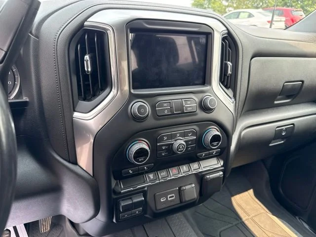 Used 2022 White Chevrolet LT image 30