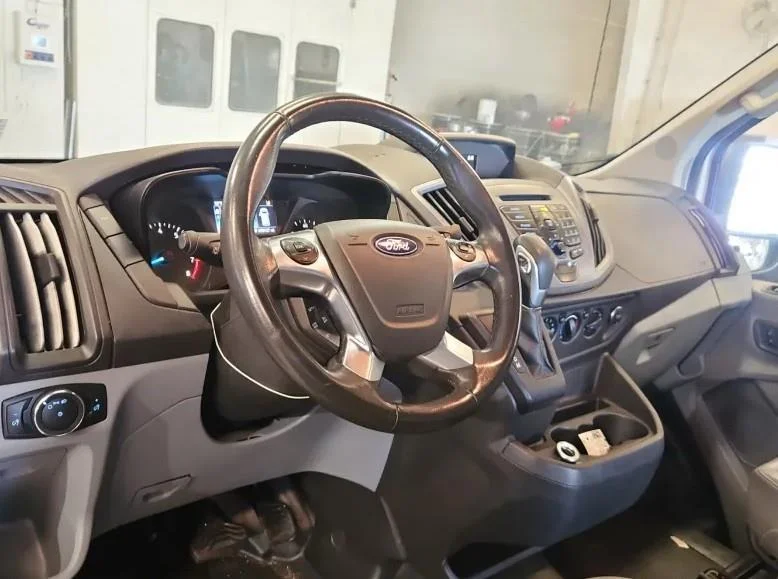 Used 2019 Oxford White Ford 250 image 5