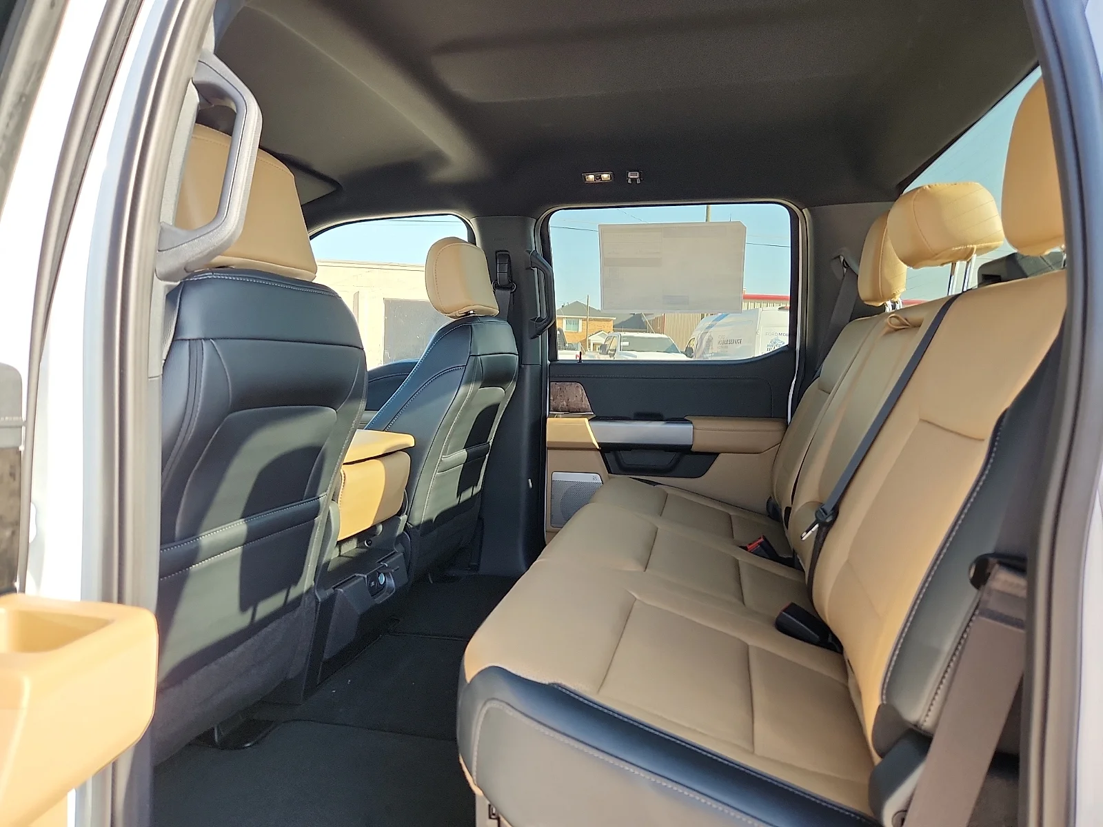 New 2026 Oxford White Ford Lariat image 18