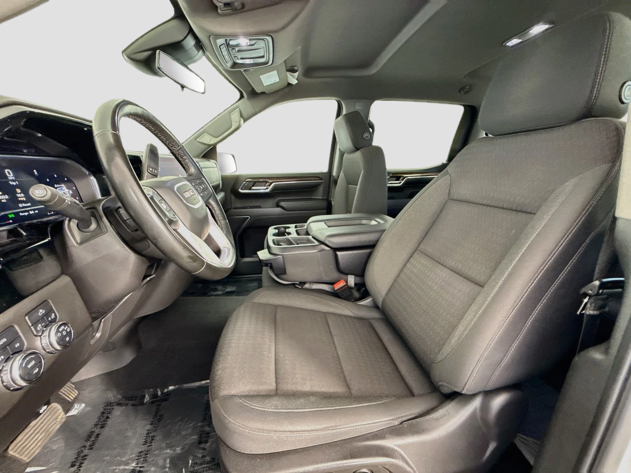 Used 2024 Summit White GMC Elevation image 22