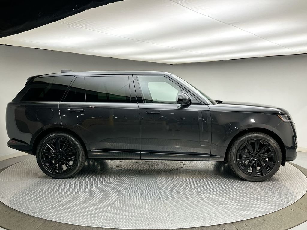 New 2026 Carpathian Gray Premium Metallic Land Rover SE image 12