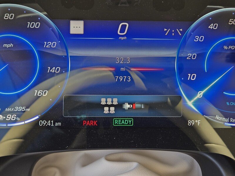 Used 2025  Mercedes-Benz 580 image 24