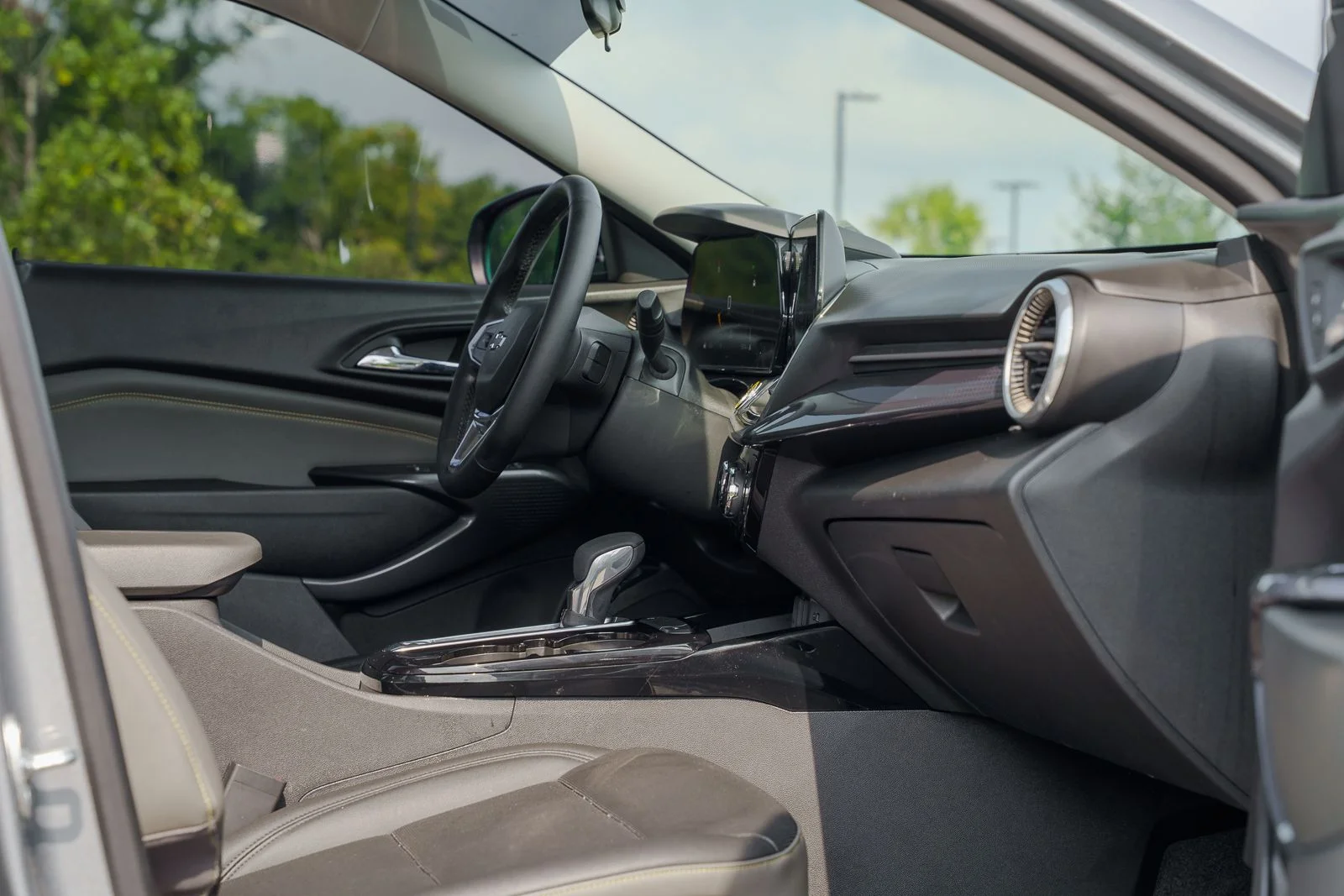 Used 2025 Gray Chevrolet ACTIV image 12