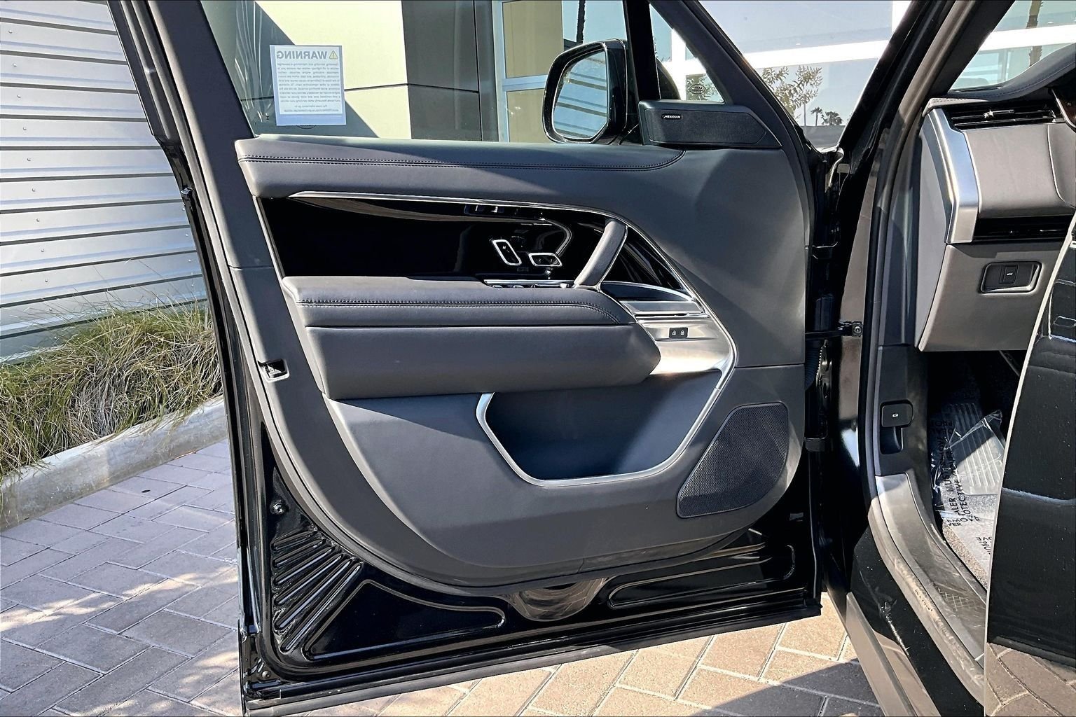 Used 2023 Black Land Rover SE image 22
