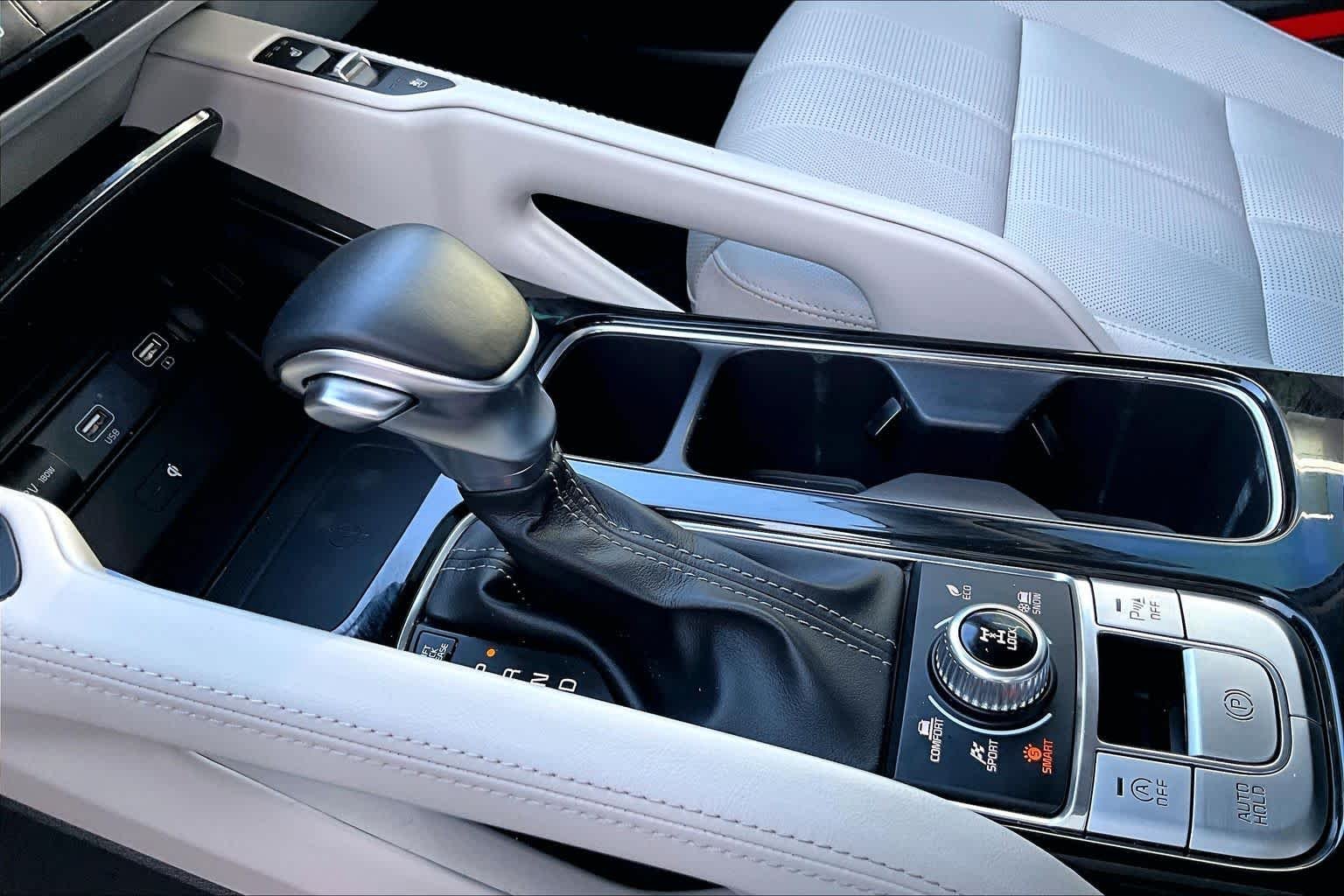 Used 2021 Glacial White Pearl Kia EX image 17