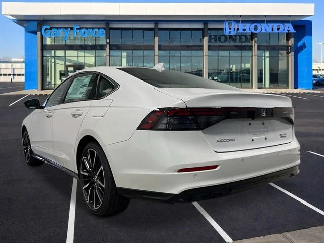 New 2026 Platinum White Pearl Honda Touring image 3