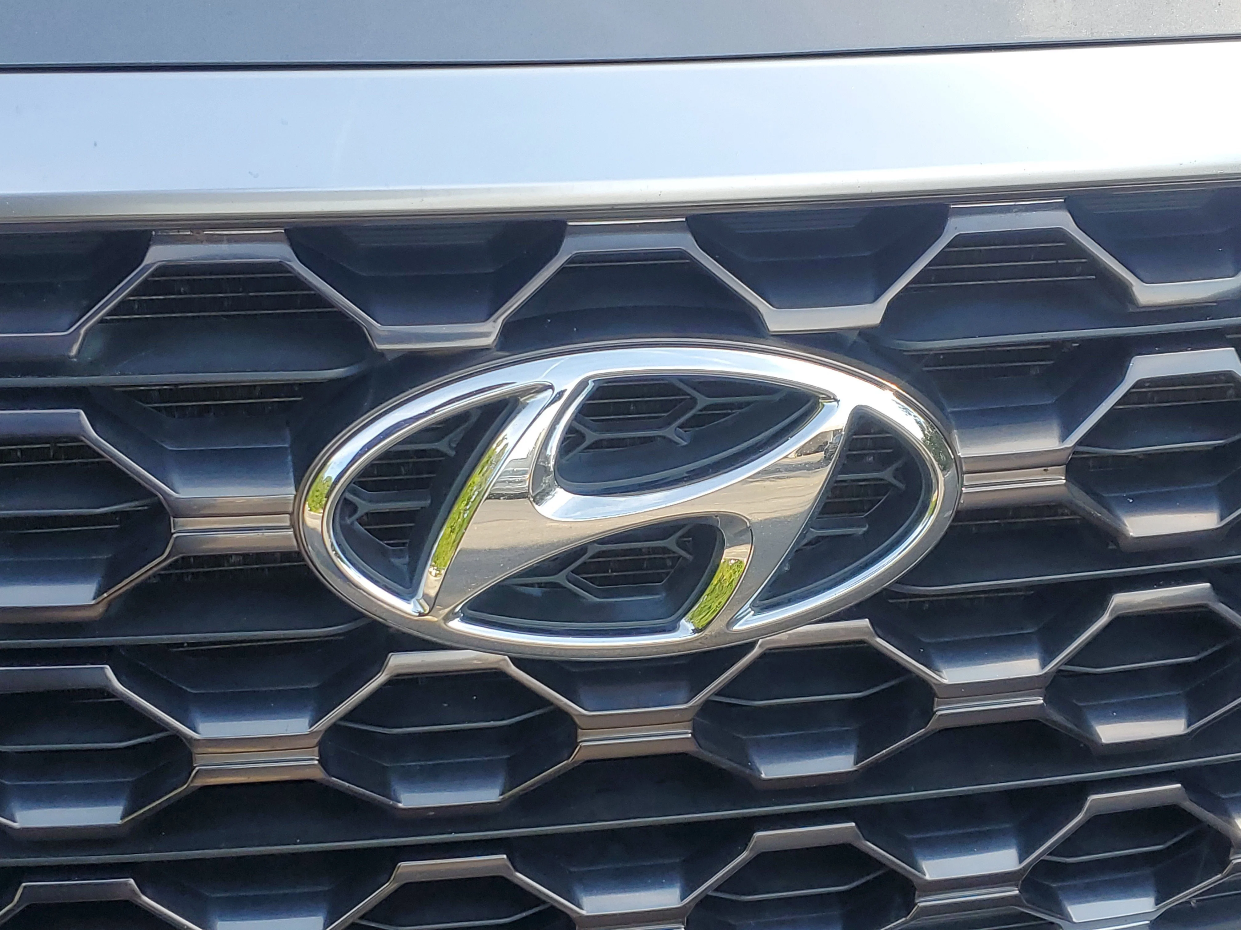 Used 2020 Machine Gray Hyundai SE image 10