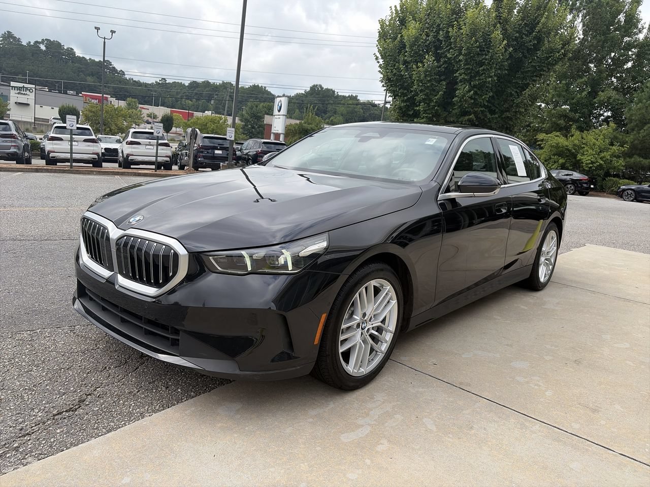 Used 2025 Black Sapphire Metallic BMW 530i image 4