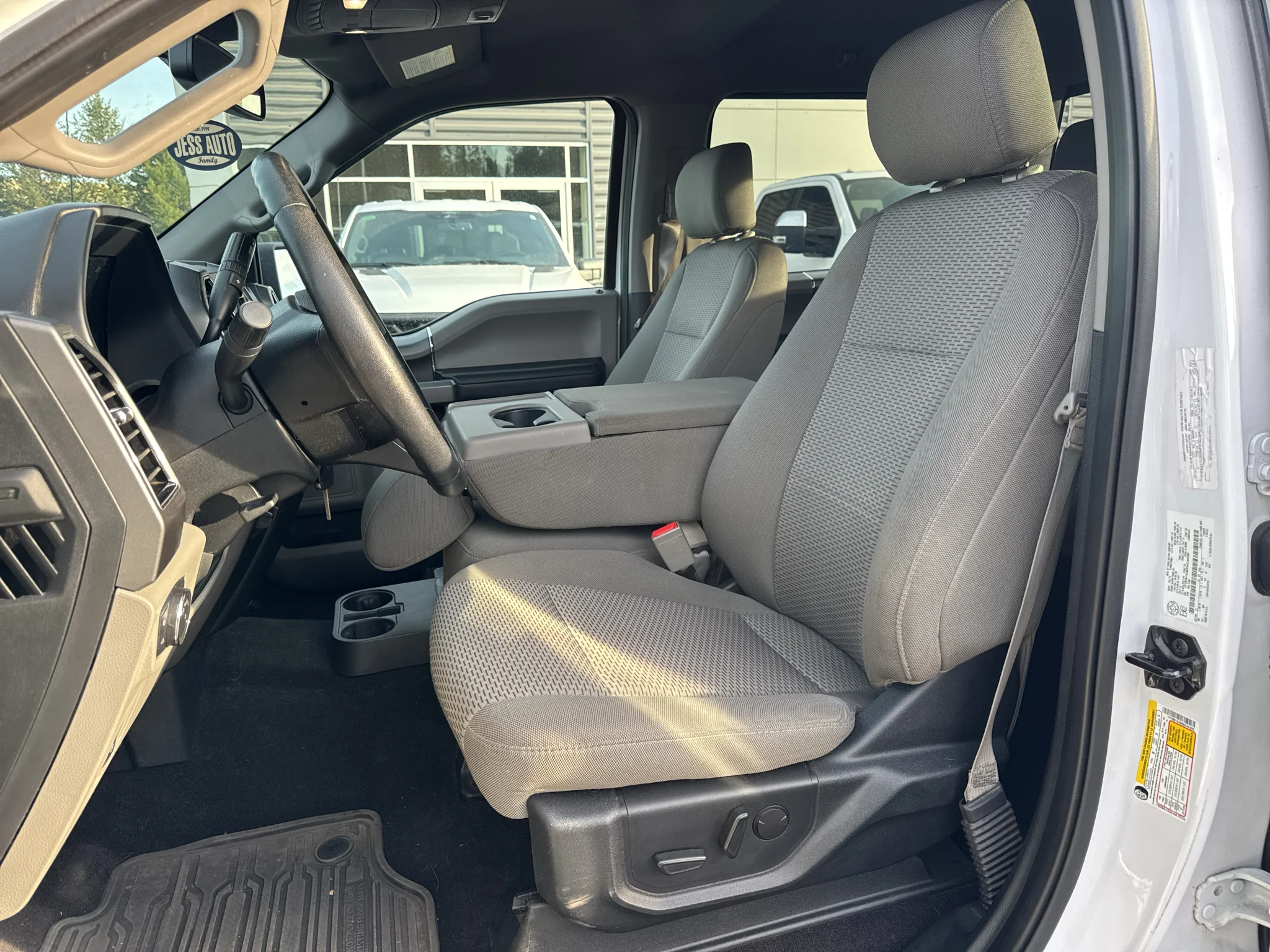 Used 2019 Oxford White Ford XLT image 9