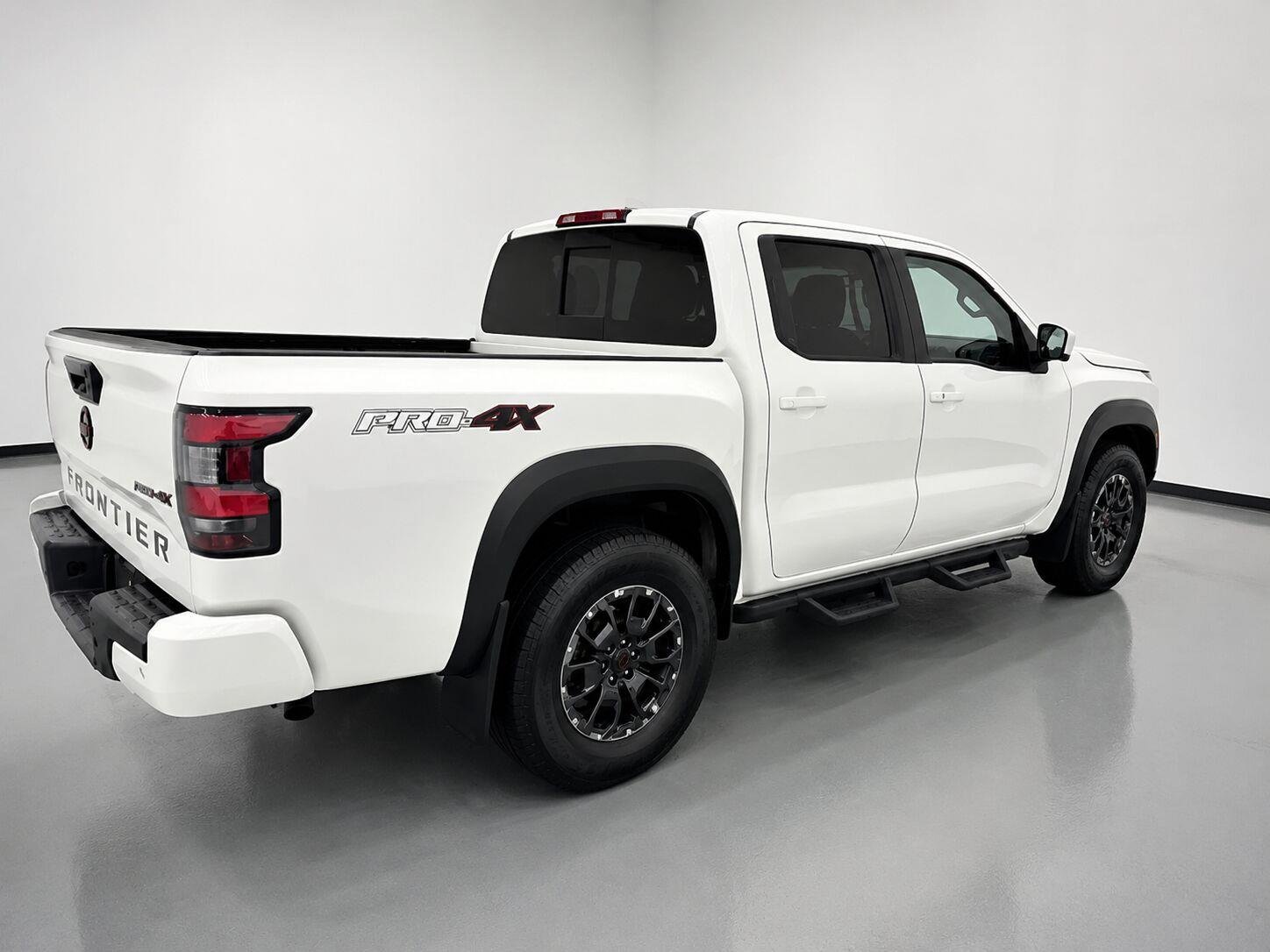 Used 2023 Glacier White Nissan PRO-4X image 5