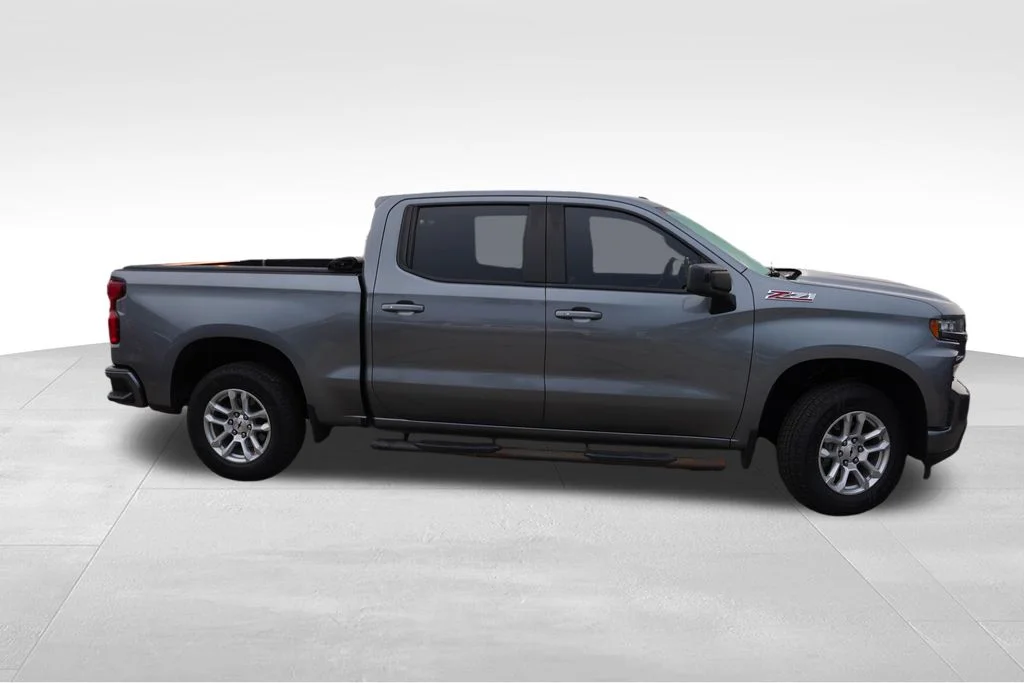 Used 2019 Satin Steel Metallic Chevrolet RST image 2